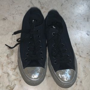 Black and silver Converse size 6.5